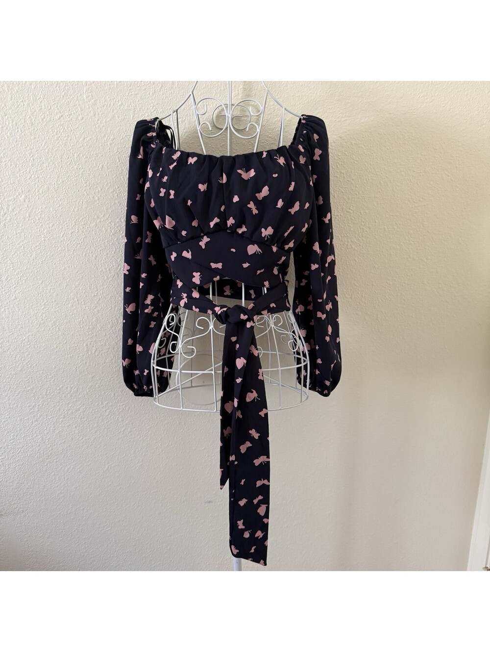 Papaya Crop Top Size M Wrap Around Ties Balloon Sleeves Butterfly Print Cute